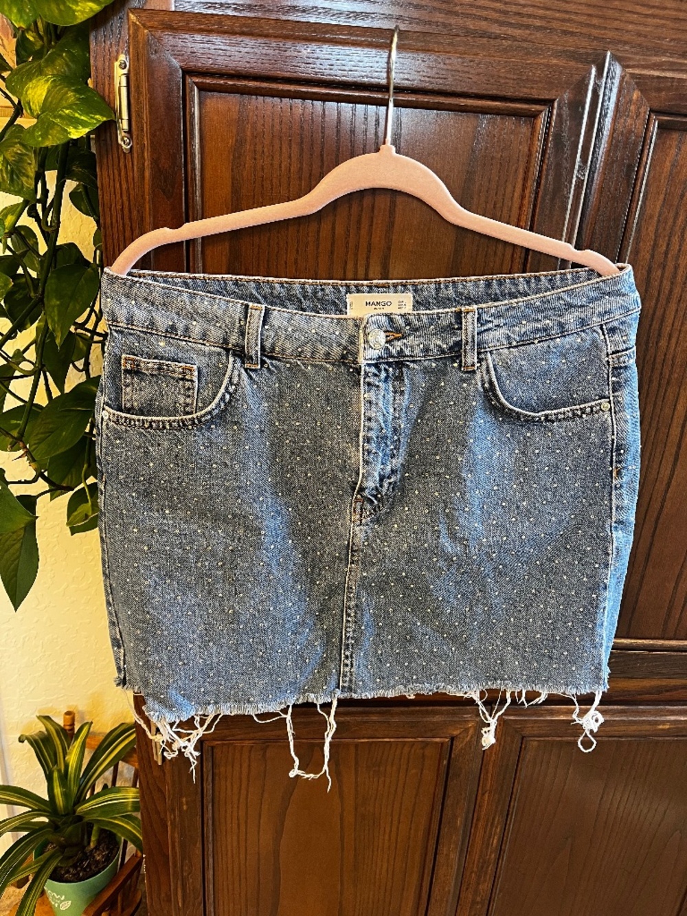 Denim bling curt of skirt.